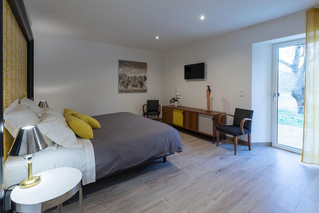 Chut ! C'Est Ici Otel Venelles Dış mekan fotoğraf